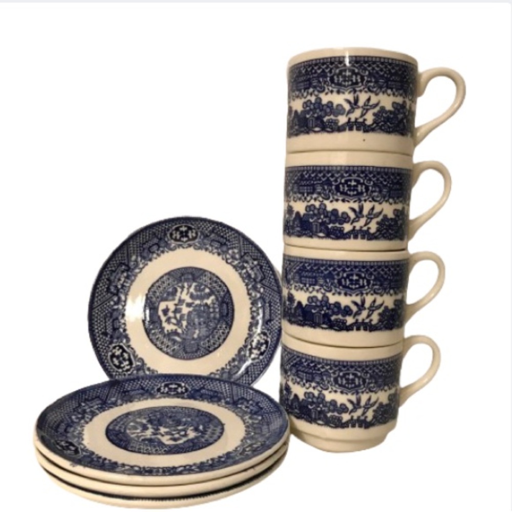 Blue Willow USA Cups and Plates Set of 4